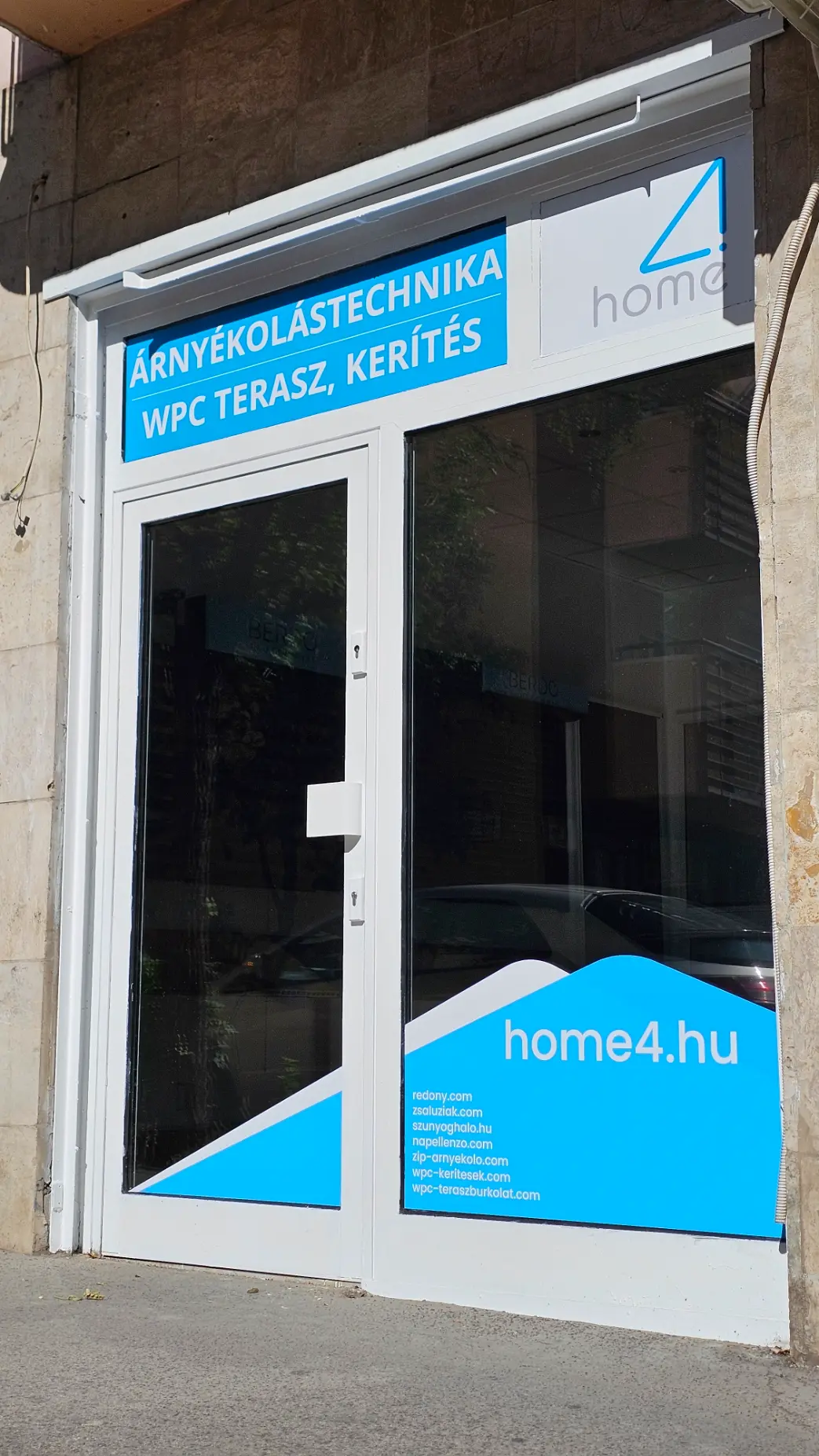 Home4 bemutatóterem - árnyékolás és WPC Home4 bemutatóterem - árnyékolás és WPC